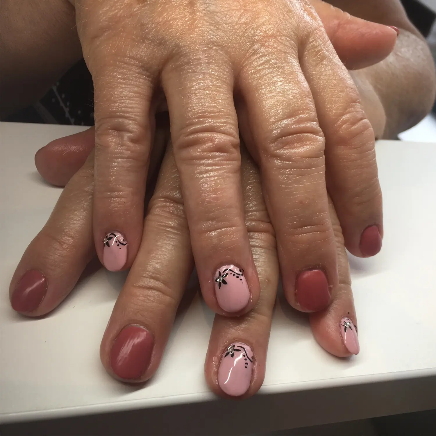 Wunderschöne Nagelbehandlung von Haut und Haarstudio Caroline Julke